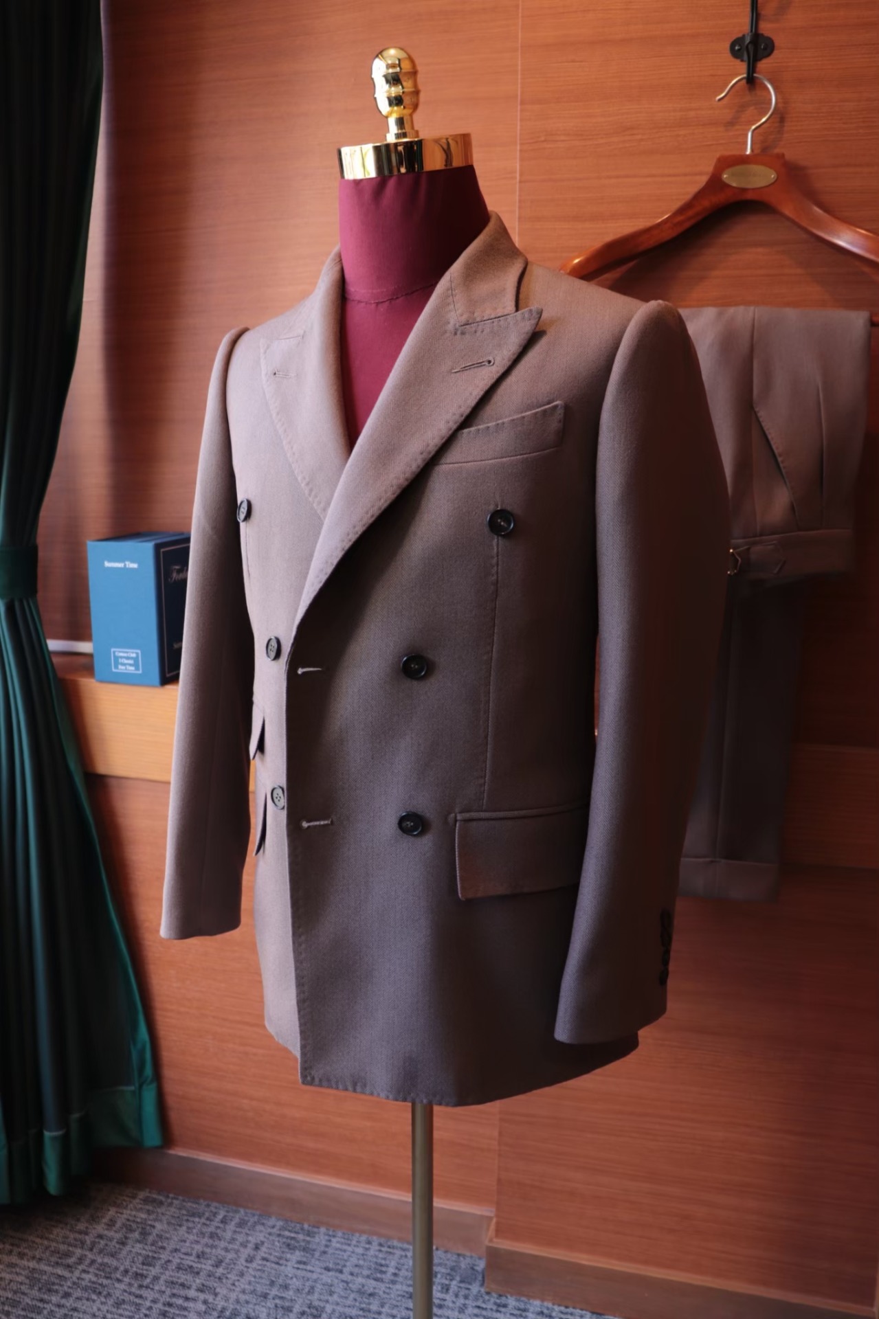 グレー ダブルブレスト ヘリンボーン スーツ オーダースーツの紹介-WOOD HEAD ブラウングレーヘリンボーン